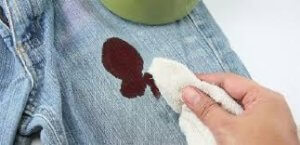 Quần Jean Bị Dính Màu Phải Làm Sao?